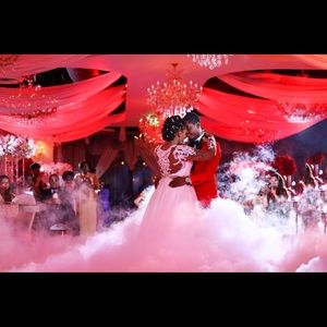 Pre-owned wedding dress w/ over skirt and veil